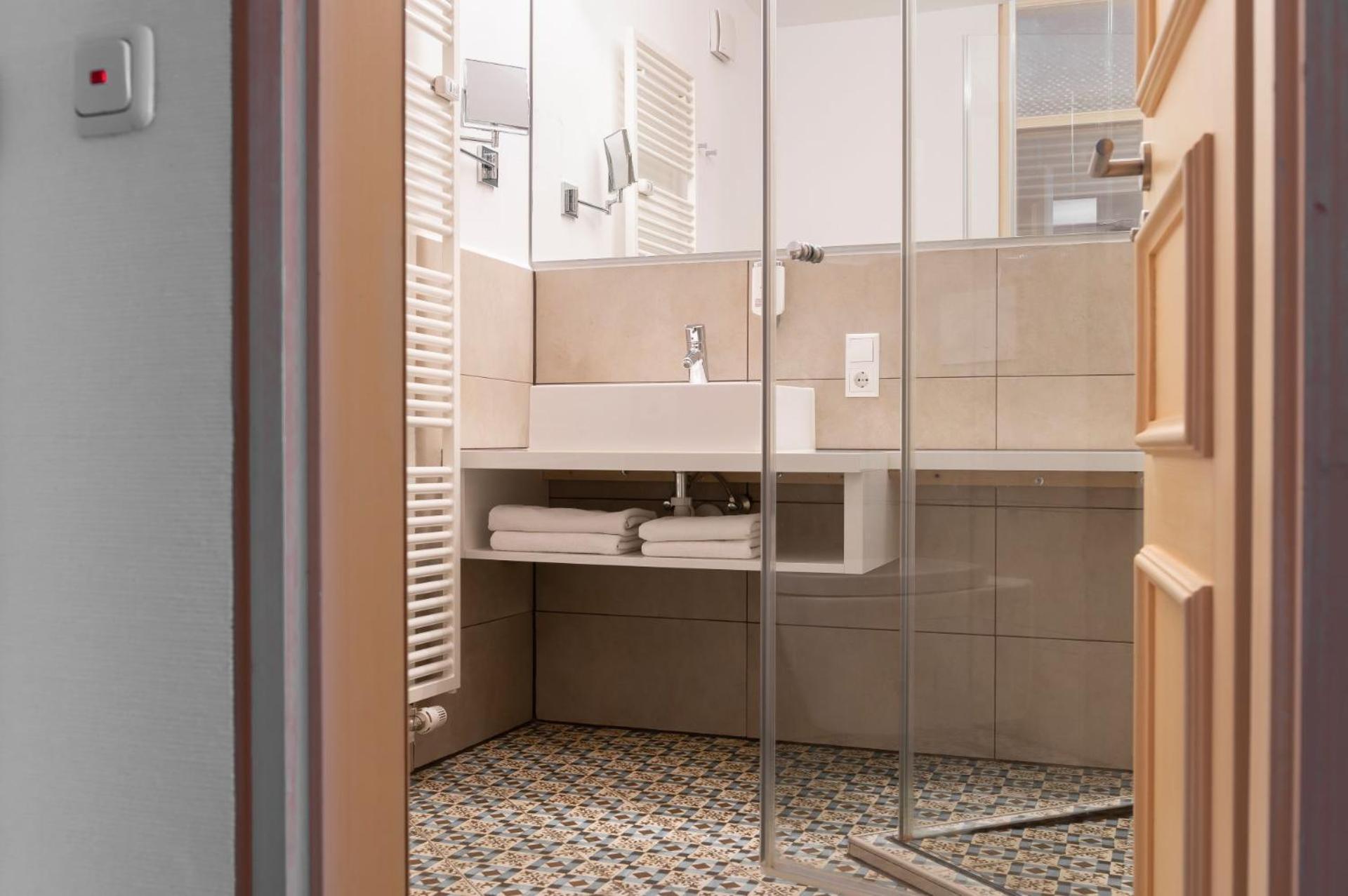 Landhotel 3Kronen Adelsdorf Luaran gambar