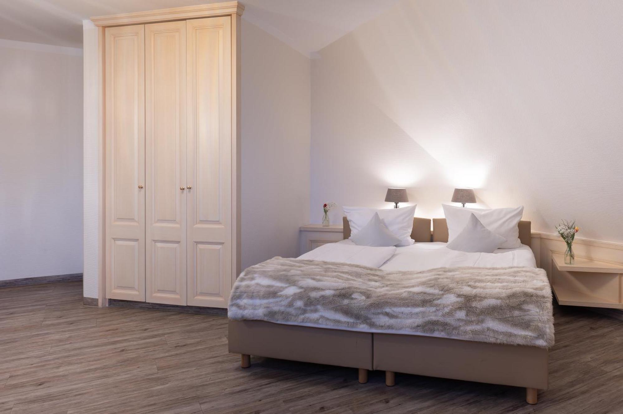 Landhotel 3Kronen Adelsdorf Luaran gambar