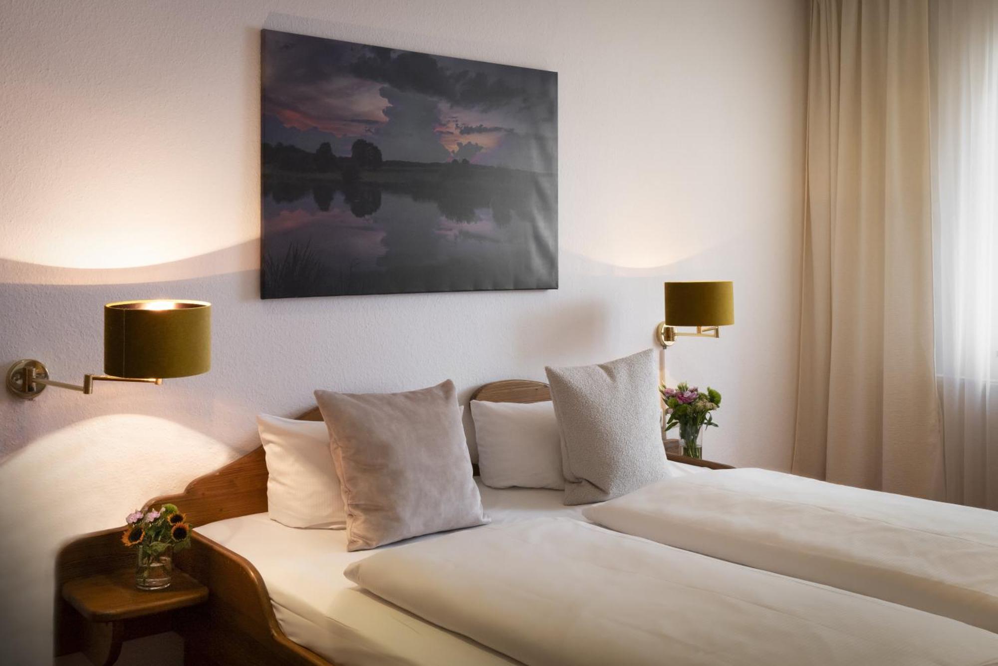 Landhotel 3Kronen Adelsdorf Luaran gambar